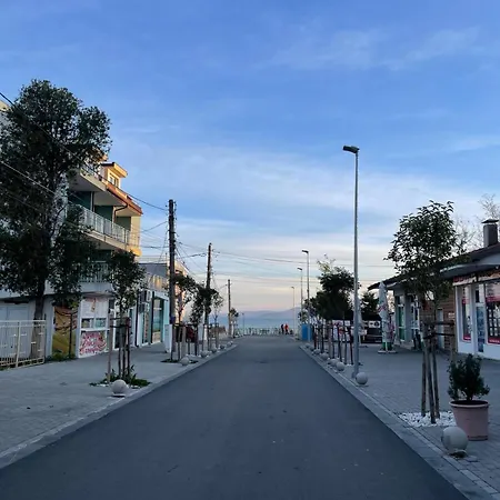 Апартамент By The Sea Main Street And Pool *